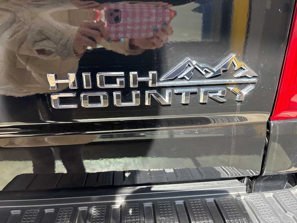 2022 Chevrolet Silverado 3500HD 4x4 Crew Cab High Country SRW Fond du Lac WI 2022 Chevrolet Silverado 3500HD 4x4 Crew Cab High Country SRW Fond du Lac WI