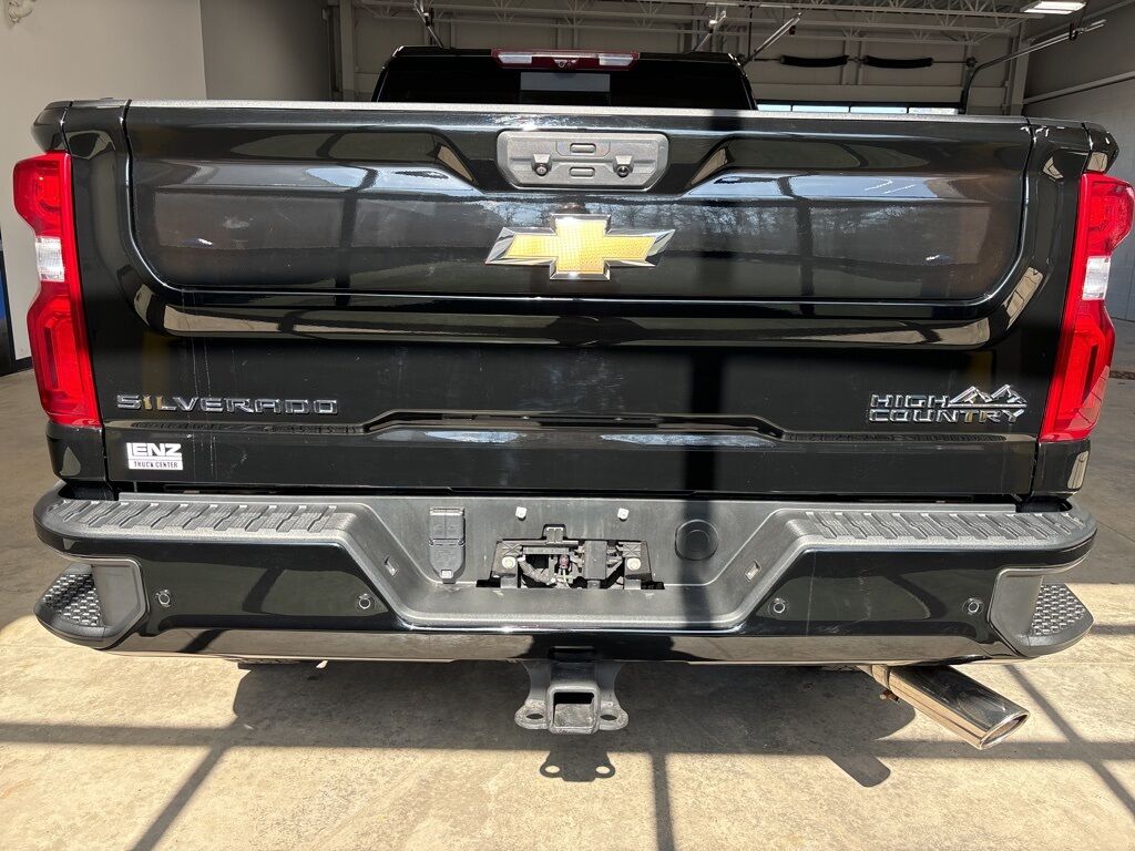 2022 Chevrolet Silverado 3500HD 4x4 Crew Cab High Country SRW Fond du Lac WI 2022 Chevrolet Silverado 3500HD 4x4 Crew Cab High Country SRW Fond du Lac WI