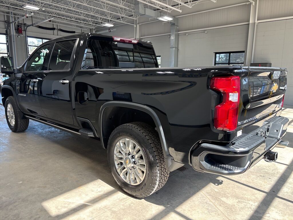 2022 Chevrolet Silverado 3500HD 4x4 Crew Cab High Country SRW Fond du Lac WI 2022 Chevrolet Silverado 3500HD 4x4 Crew Cab High Country SRW Fond du Lac WI