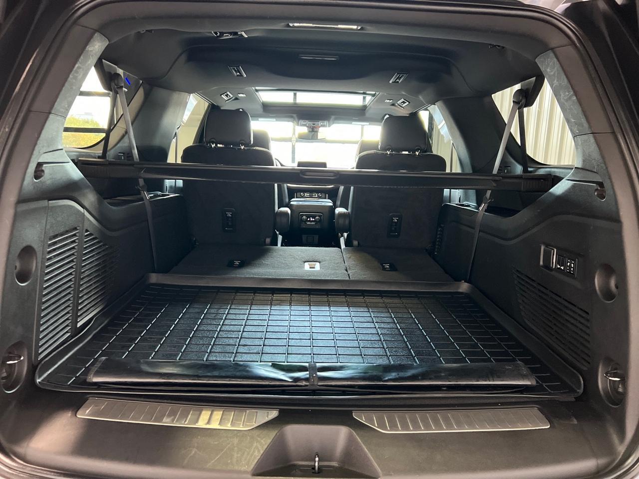 2022 Chevrolet Suburban RST, Luxury Pkg, Pano Roof, Buckets, Power Sliding Console, 22in Wheels Houston TX 2022 Chevrolet Suburban RST, Luxury Pkg, Pano Roof, Buckets, Power Sliding Console, 22in Wheels Houston TX