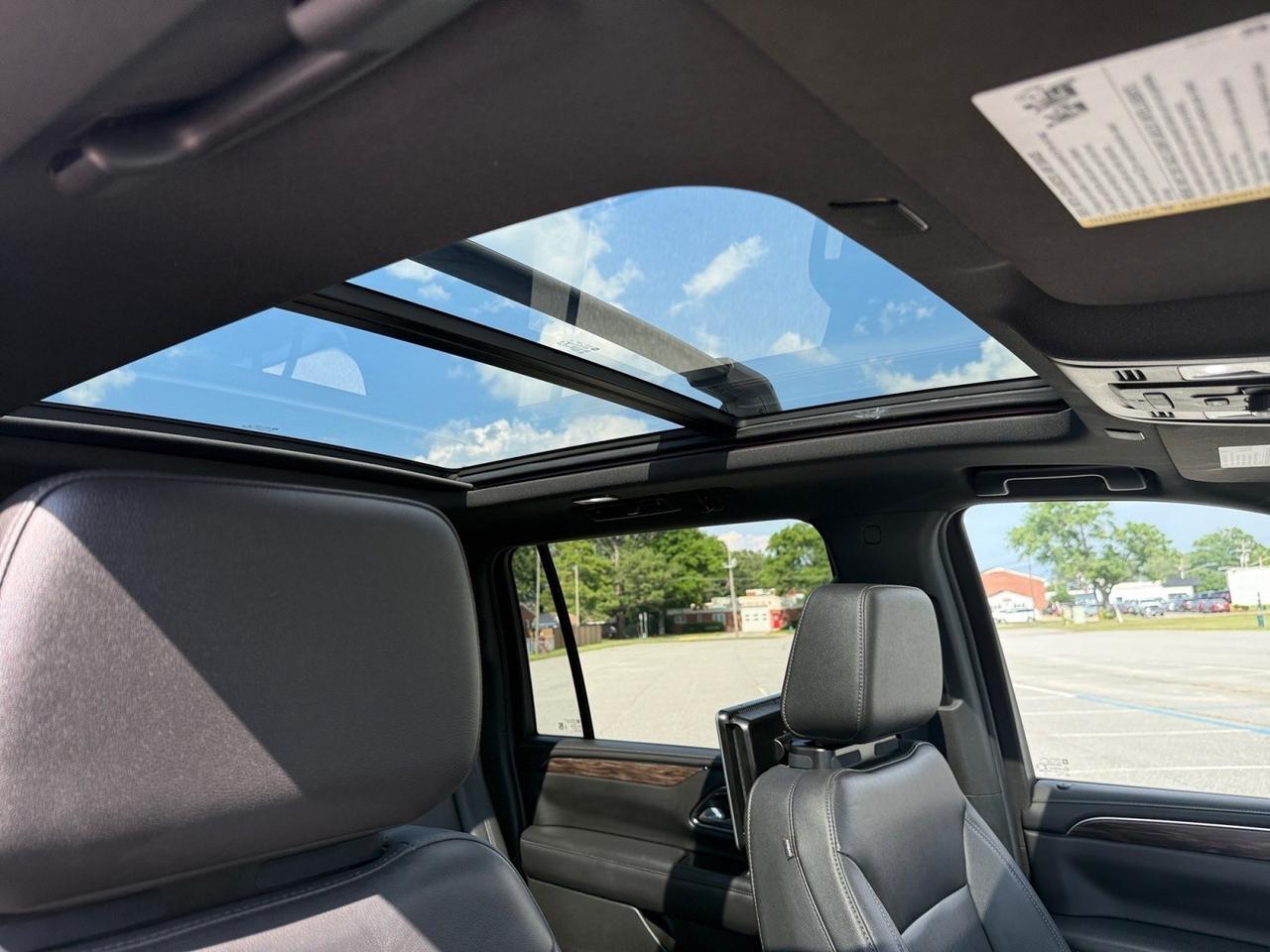 2022 Chevrolet Suburban Z71, HEATED/VENTILATED SEATS, HEATED 2ND ROW, 3RD ROW, MOONROOF, APPLE CARPLAY/ANDROID AUTO, WIFI, BOSE SPEAKERS, ROOF RACK, TOW PACKAGE, POWER LIFTGATE, RUNNING BOARDS, CLEAN CARFAX, ONLY 1 OWNER! Norfolk VA 2022 Chevrolet Suburban Z71, HEATED/VENTILATED SEATS, HEATED 2ND ROW, 3RD ROW, MOONROOF, APPLE CARPLAY/ANDROID AUTO, WIFI, BOSE SPEAKERS, ROOF RACK, TOW PACKAGE, POWER LIFTGATE, RUNNING BOARDS, CLEAN CARFAX, ONLY 1 OWNER! Norfolk VA