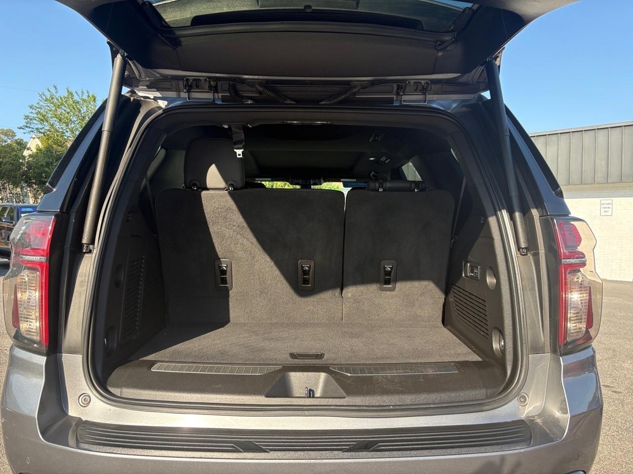 2022 Chevrolet Tahoe RST, HANDS FREE LIFTGATE, BLIND SPOT ALERT, FORWARD COLLISION, LANE KEEP ASSIST, PANORAMIC MOONROOF, CAPTAINS CHAIRS, POWER 3RD ROW, APPLE CARPLAY/ANDROID AUTO, HEATED STEERING WHEEL & SEATS, AUTO START/STOP, ONLY 1 OWNER, GET THE WHOLE FAMILY READY! Virginia Beach VA 2022 Chevrolet Tahoe RST, HANDS FREE LIFTGATE, BLIND SPOT ALERT, FORWARD COLLISION, LANE KEEP ASSIST, PANORAMIC MOONROOF, CAPTAINS CHAIRS, POWER 3RD ROW, APPLE CARPLAY/ANDROID AUTO, HEATED STEERING WHEEL & SEATS, AUTO START/STOP, ONLY 1 OWNER, GET THE WHOLE FAMILY READY! Virginia Beach VA