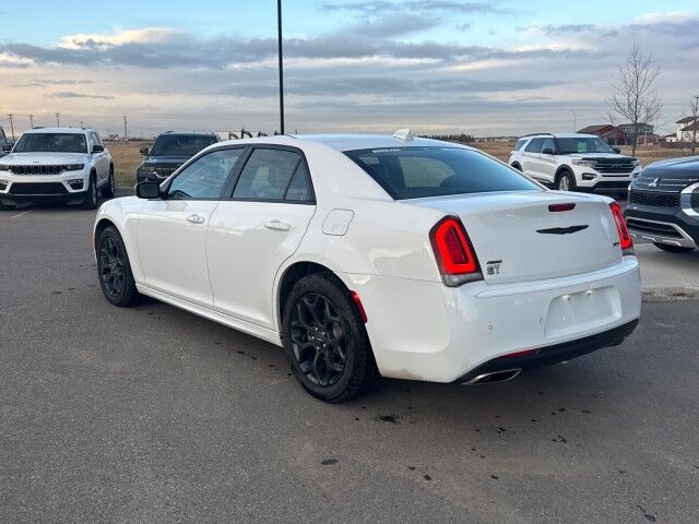 2022 Chrysler 300 300 Touring L Grande Prairie AB 2022 Chrysler 300 300 Touring L Grande Prairie AB