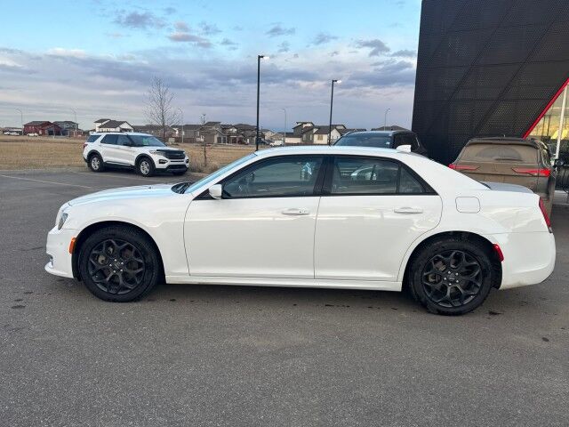 2022 Chrysler 300 300 Touring L Grande Prairie AB 2022 Chrysler 300 300 Touring L Grande Prairie AB