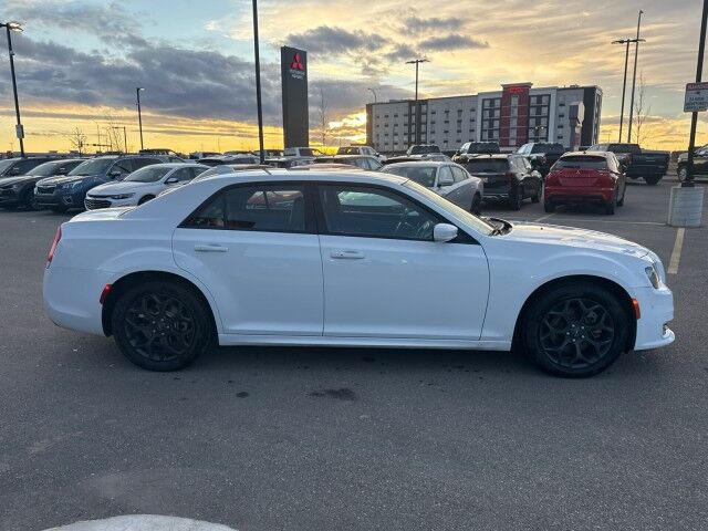 2022 Chrysler 300 300 Touring L Grande Prairie AB 2022 Chrysler 300 300 Touring L Grande Prairie AB