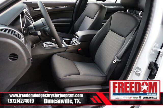 2022 Chrysler 300 Touring Irving TX