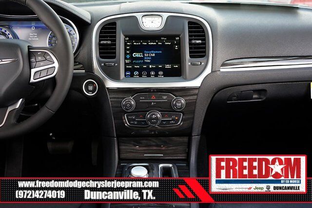 2022 Chrysler 300 Touring Irving TX