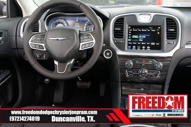 2022 Chrysler 300 Touring Irving TX