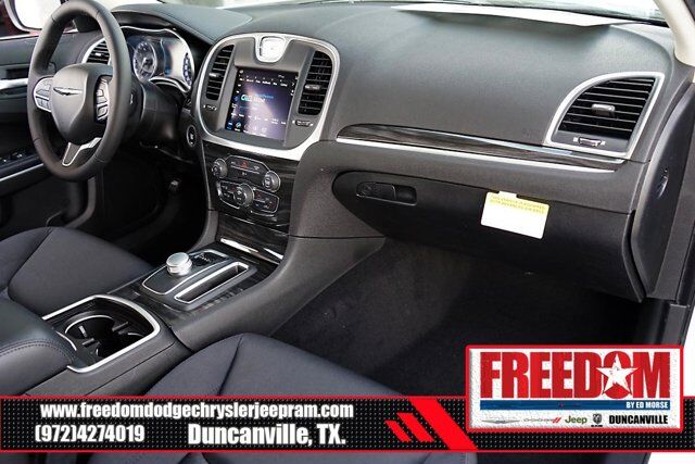 2022 Chrysler 300 Touring Irving TX