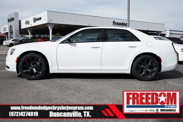 2022 Chrysler 300 Touring Irving TX