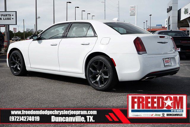 2022 Chrysler 300 Touring Irving TX