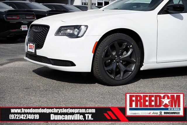 2022 Chrysler 300 Touring Irving TX