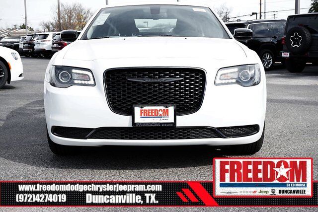 2022 Chrysler 300 Touring Irving TX