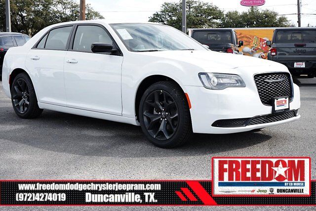 2022 Chrysler 300 Touring Irving TX