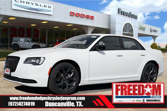 2022 Chrysler 300 Touring Irving TX