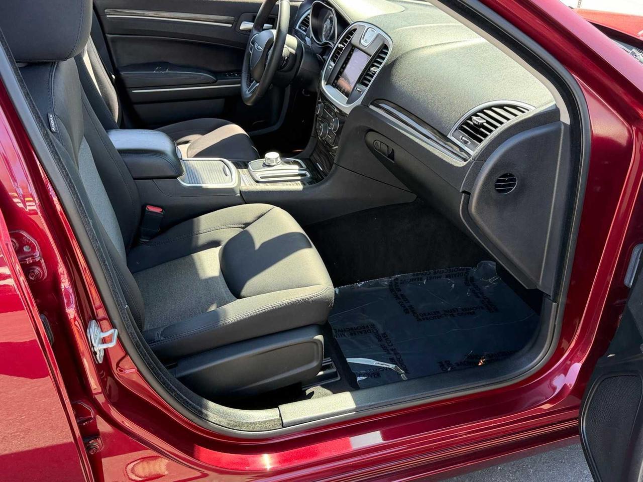 2022 Chrysler 300 Touring Irving TX 2022 Chrysler 300 Touring Irving TX