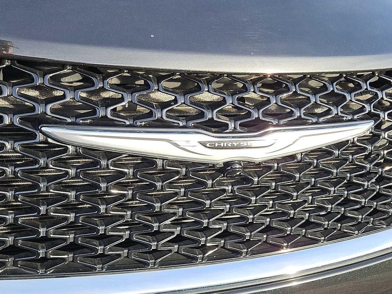 2022 Chrysler Pacifica Hybrid Touring L Irving TX
