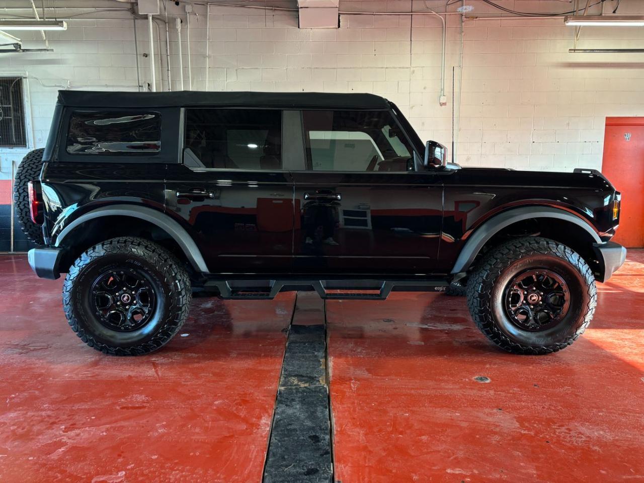 2022 Ford Bronco 4-Door Outer Banks's photo