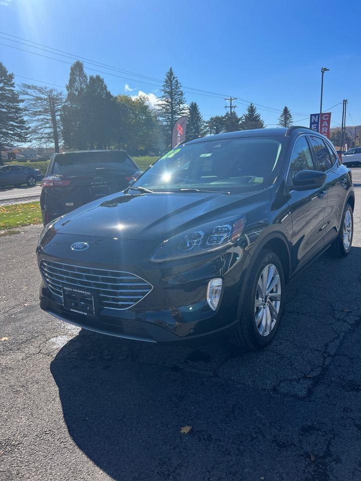 2022 Ford Escape Titanium Cooperstown NY 49413956