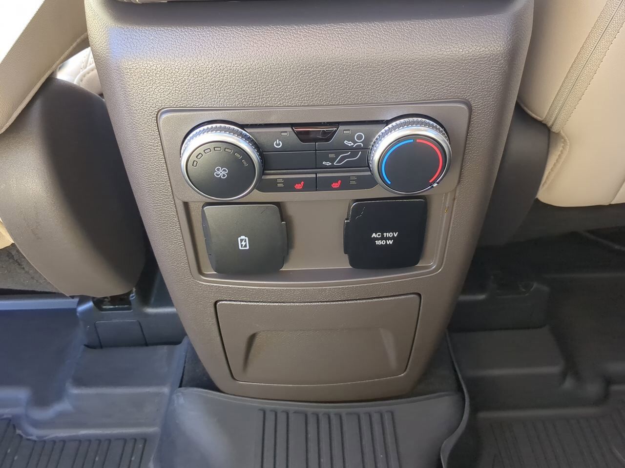 2022 Ford Explorer Platinum Appleton WI
