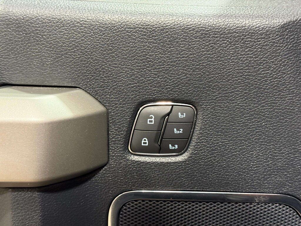 2022 Ford F-250SD Lariat w/Ultimate, Black Appearance &amp; Tremor Pkg San Clemente CA