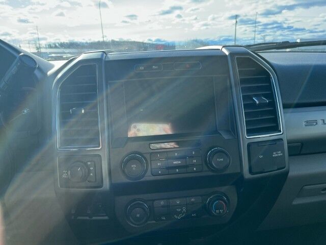 2022 Ford Super Duty F-350 XLT Grande Prairie AB 2022 Ford Super Duty F-350 XLT Grande Prairie AB