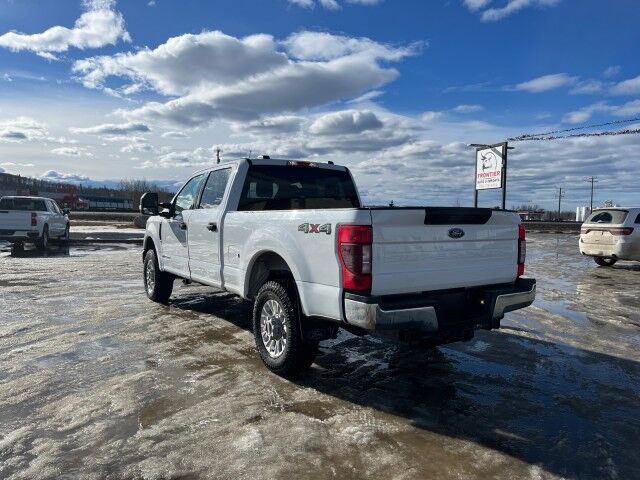 2022 Ford Super Duty F-350 XLT Grande Prairie AB 2022 Ford Super Duty F-350 XLT Grande Prairie AB