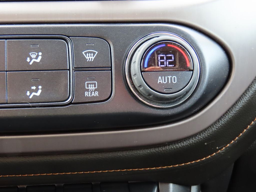 2022 GMC Canyon AT4 w/Leather