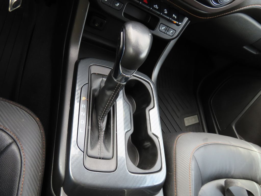 2022 GMC Canyon AT4 w/Leather