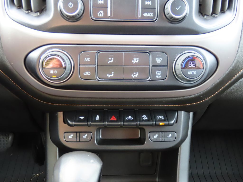 2022 GMC Canyon AT4 w/Leather