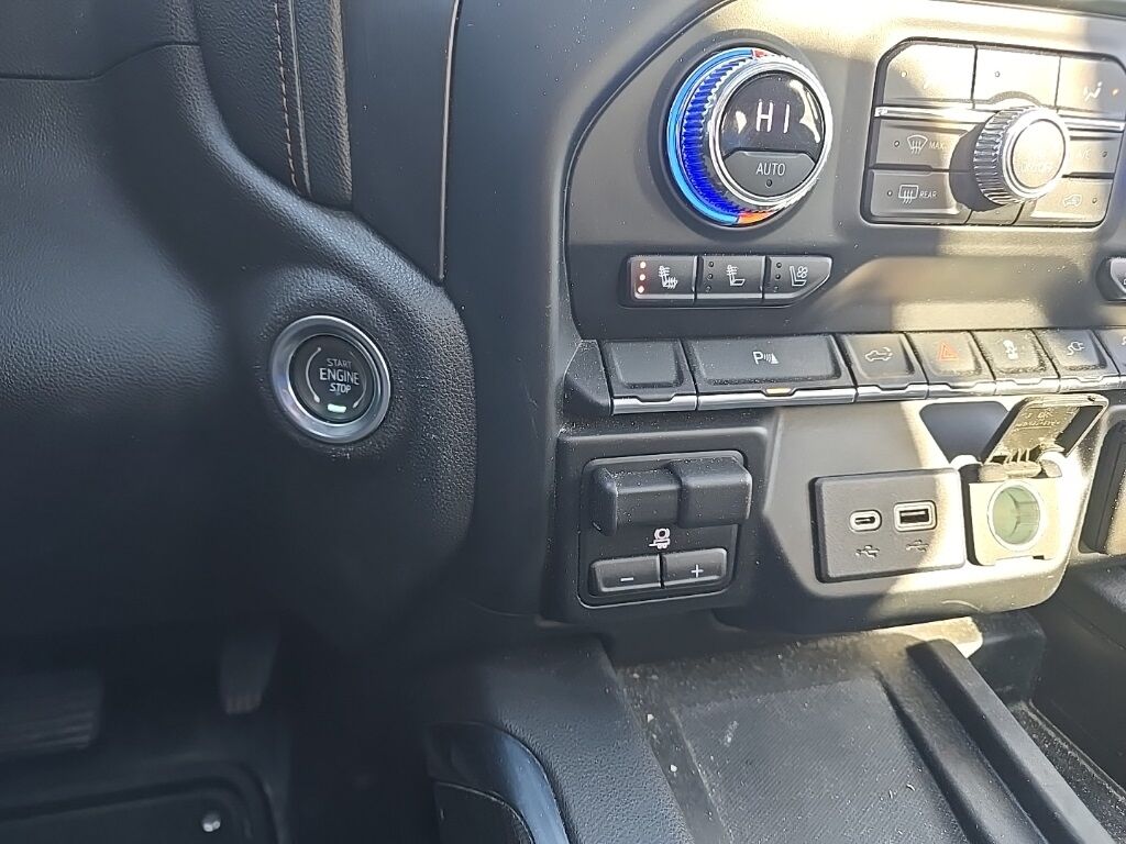 2022 GMC Sierra 1500 Limited 4x4 Crew Cab AT4 Fond du Lac WI 2022 GMC Sierra 1500 Limited 4x4 Crew Cab AT4 Fond du Lac WI