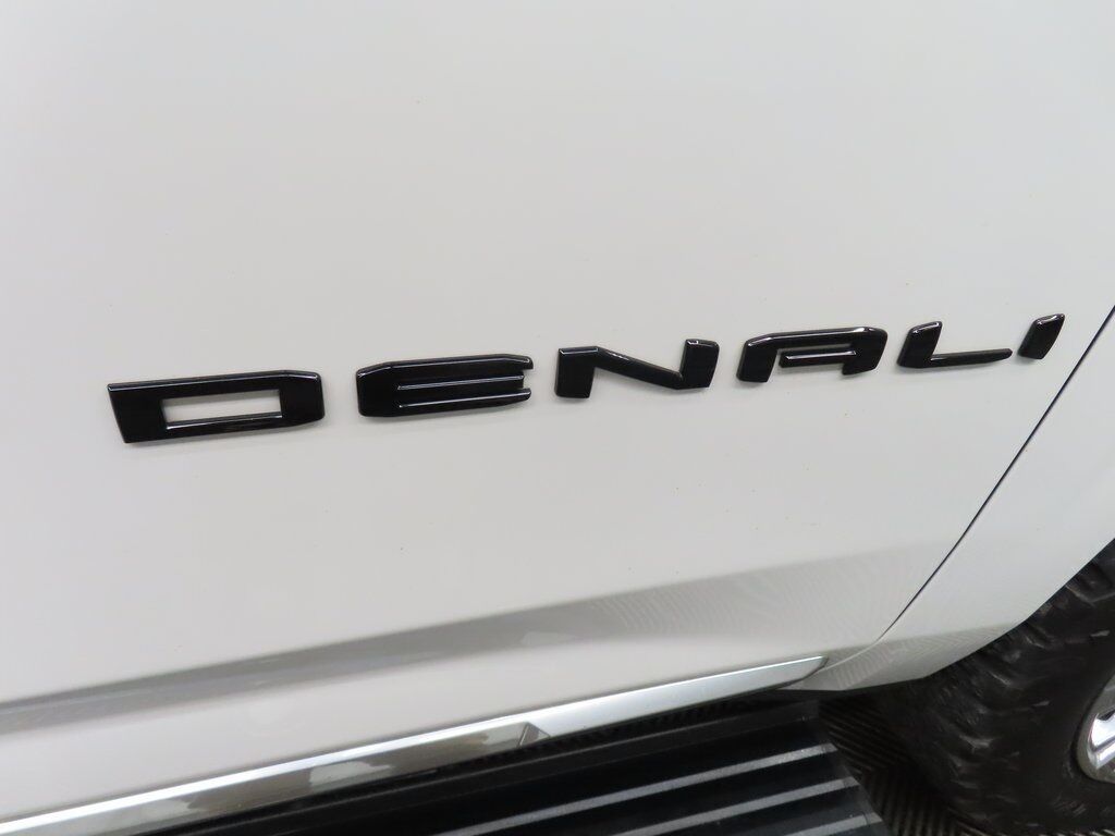 2022 GMC Yukon Denali 4WD Fond du Lac WI