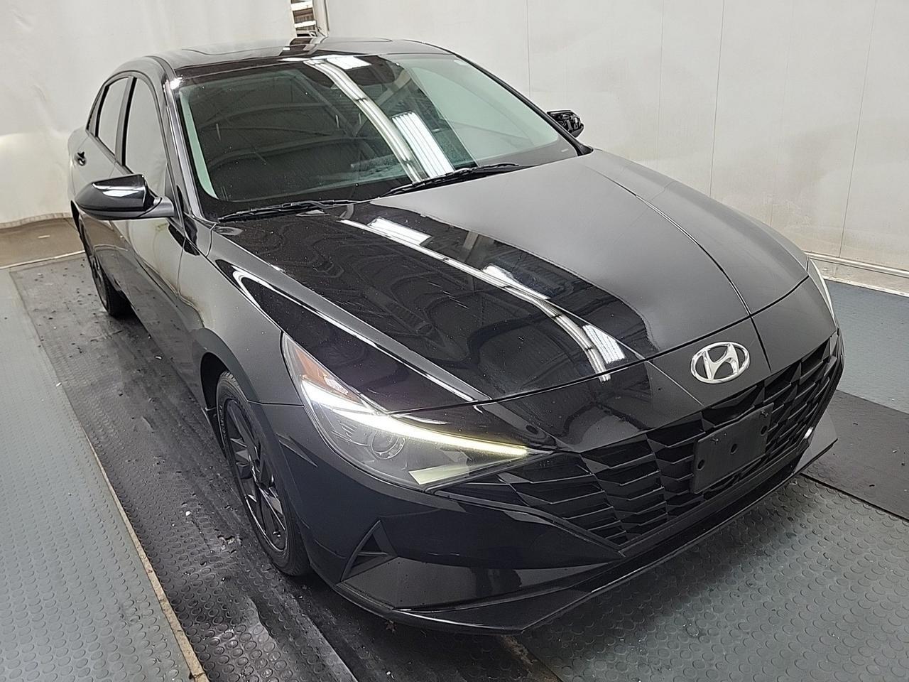 2022 Hyundai Elantra Preferred SUNROOF ONSTAR B.CAM NOACCIDENT 2022 Hyundai Elantra Preferred SUNROOF ONSTAR B.CAM NOACCIDENT