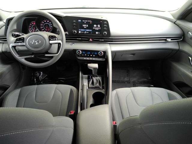 2022 Hyundai Elantra SEL 2022 Hyundai Elantra SEL