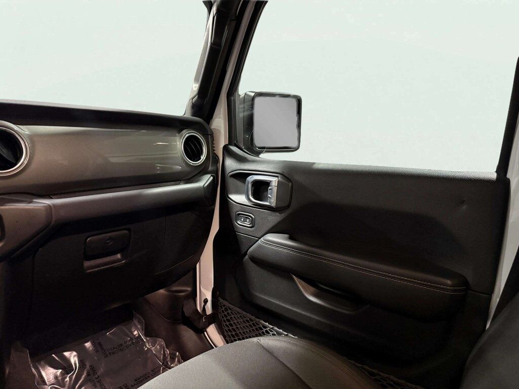 2022 Jeep Gladiator Overland w/Cold Weather & Tow Pkg San Clemente CA 2022 Jeep Gladiator Overland w/Cold Weather & Tow Pkg San Clemente CA