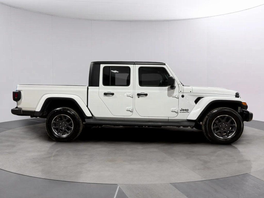 2022 Jeep Gladiator Overland w/Cold Weather &amp; Tow Pkg
