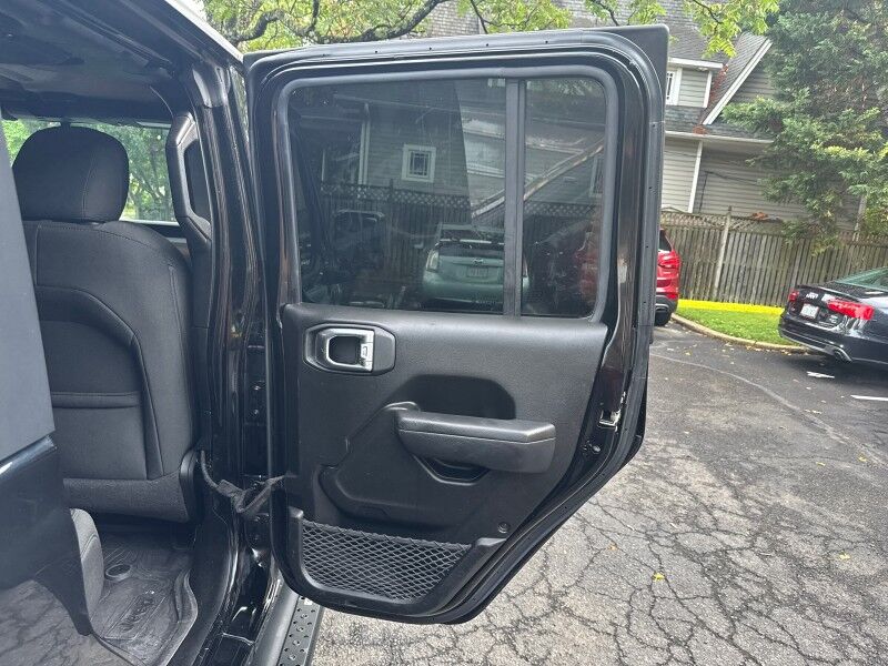 2022 Jeep Gladiator Sport S Crew Cab 4WD w/ Customer Preferred Package 24S Arlington VA