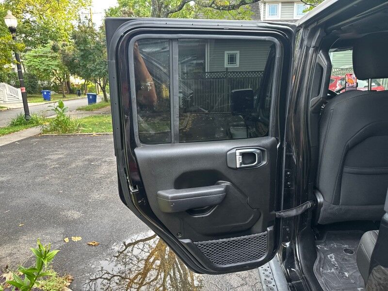 2022 Jeep Gladiator Sport S Crew Cab 4WD w/ Customer Preferred Package 24S Arlington VA