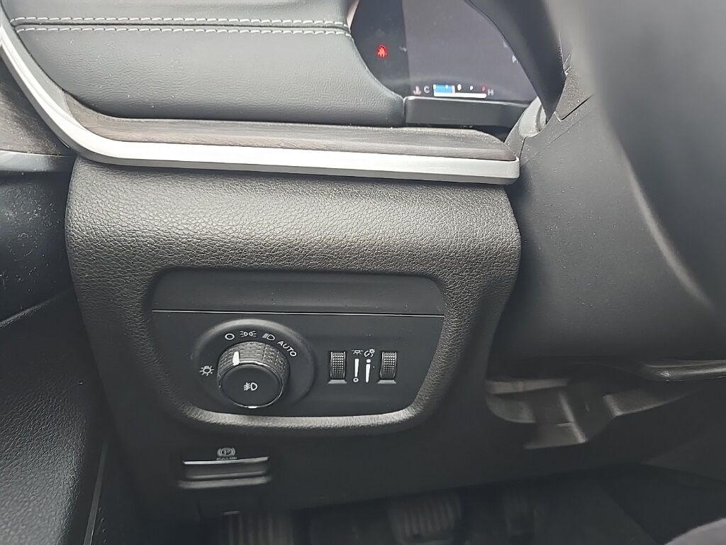 2022 Jeep Grand Cherokee L Limited 4WD 6 Passenger Fond du Lac WI