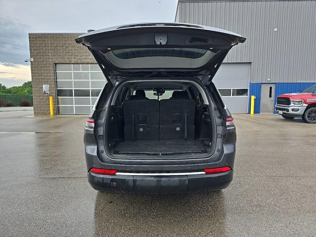 2022 Jeep Grand Cherokee L Limited 4WD 6 Passenger Fond du Lac WI