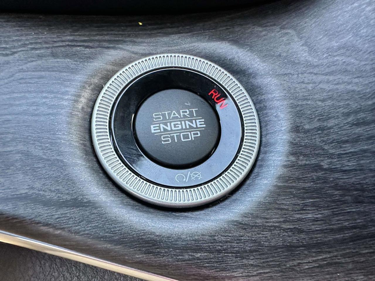 2022 Jeep Grand Cherokee Overland Clifton Park NY