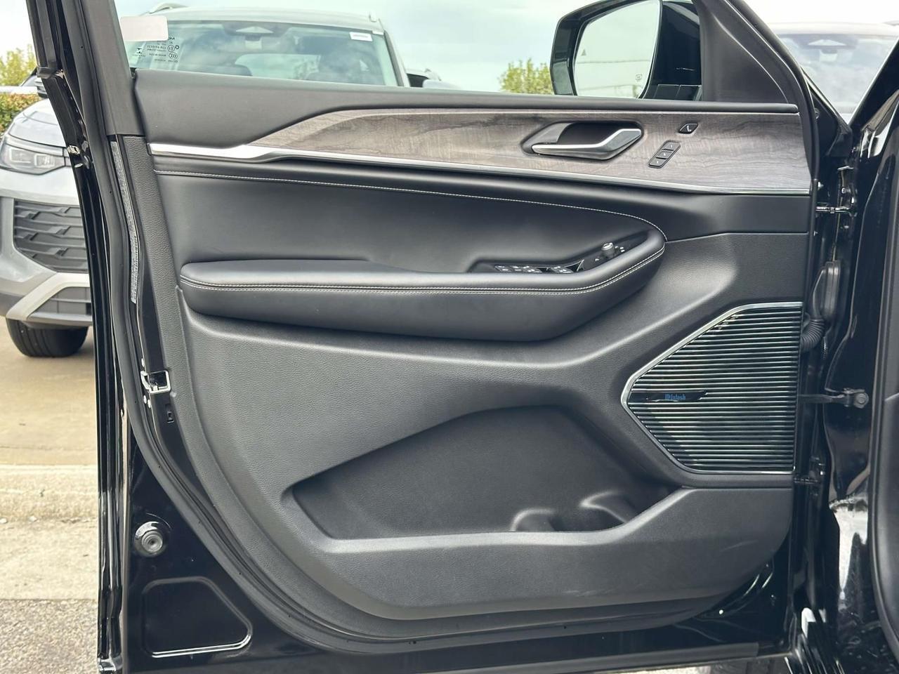 2022 Jeep Grand Cherokee Overland Woodbridge VA