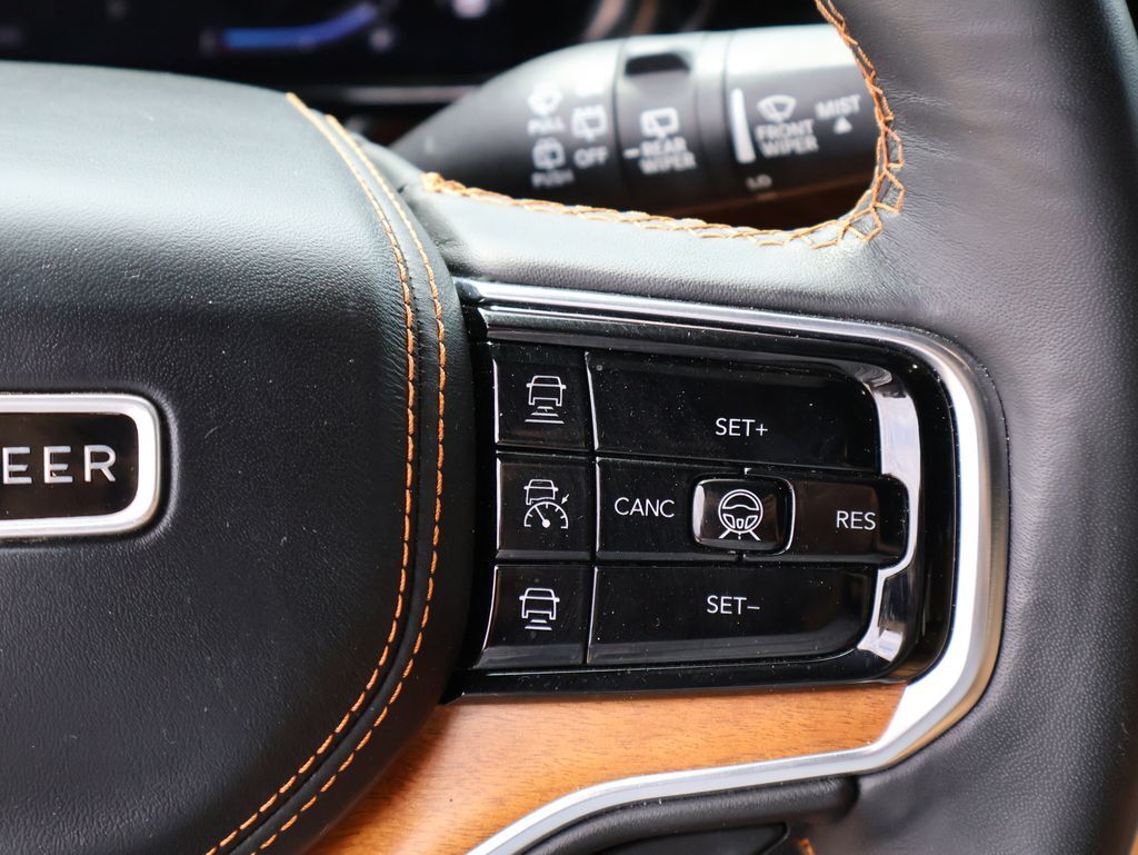 2022 Jeep Grand Wagoneer Series III
