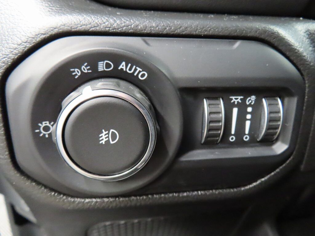 2022 Jeep Wrangler 4x4 Unlimited Sahara Fond du Lac WI 2022 Jeep Wrangler 4x4 Unlimited Sahara Fond du Lac WI