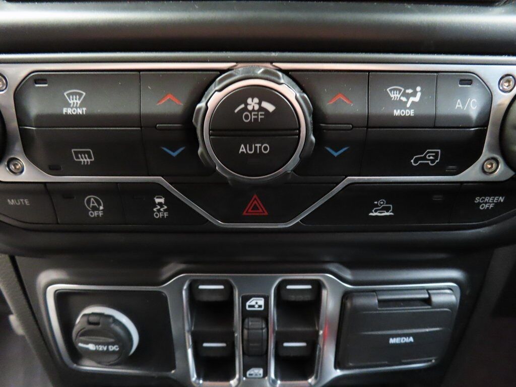 2022 Jeep Wrangler 4x4 Unlimited Sahara Fond du Lac WI 2022 Jeep Wrangler 4x4 Unlimited Sahara Fond du Lac WI