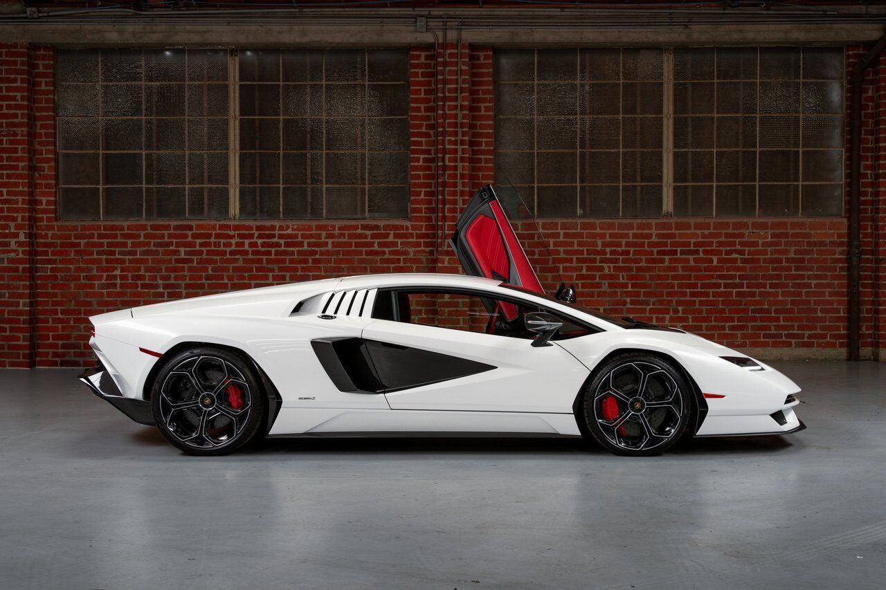 2022 Lamborghini Countach