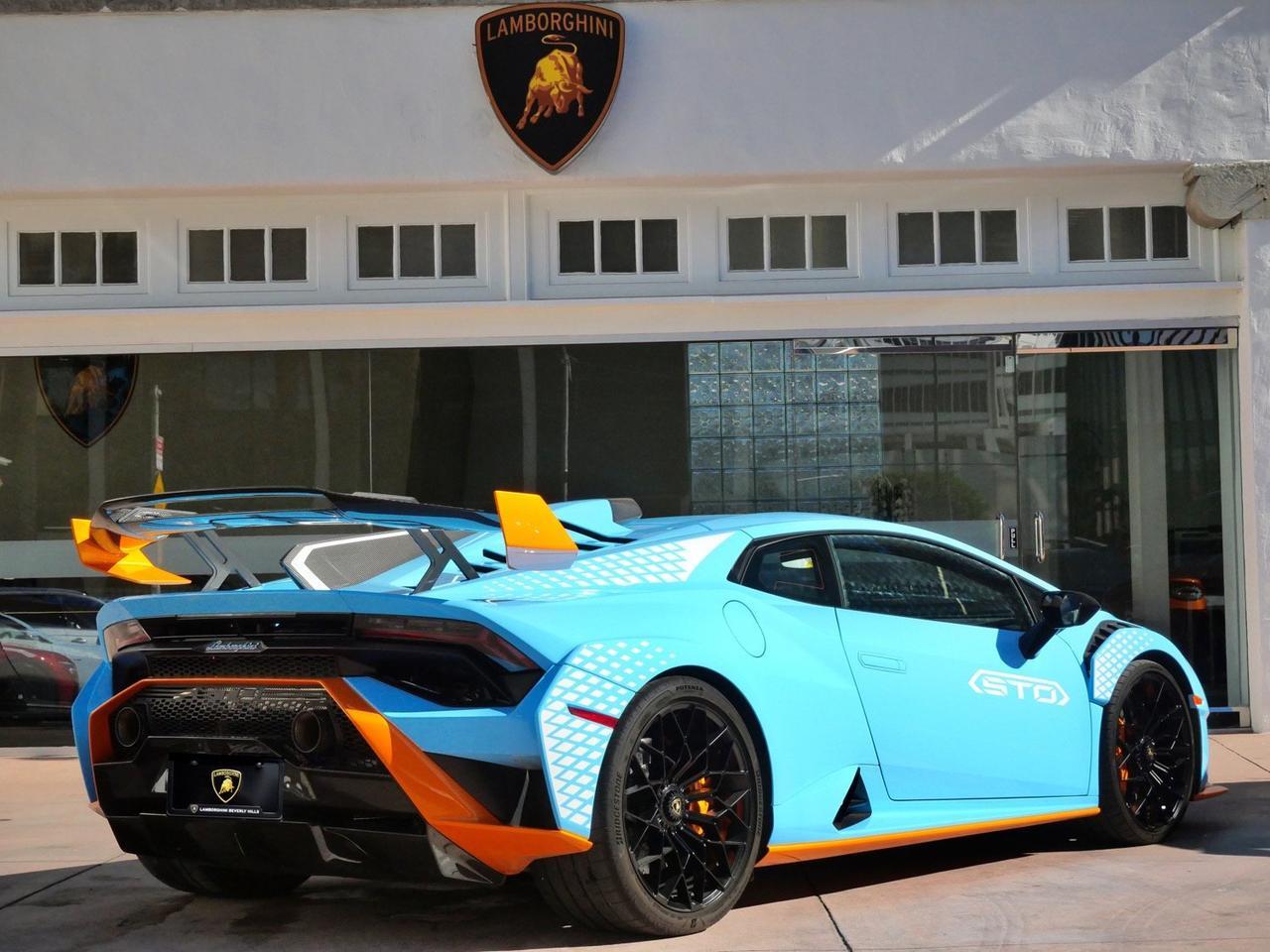 2022 Lamborghini Huracan STO Base Base