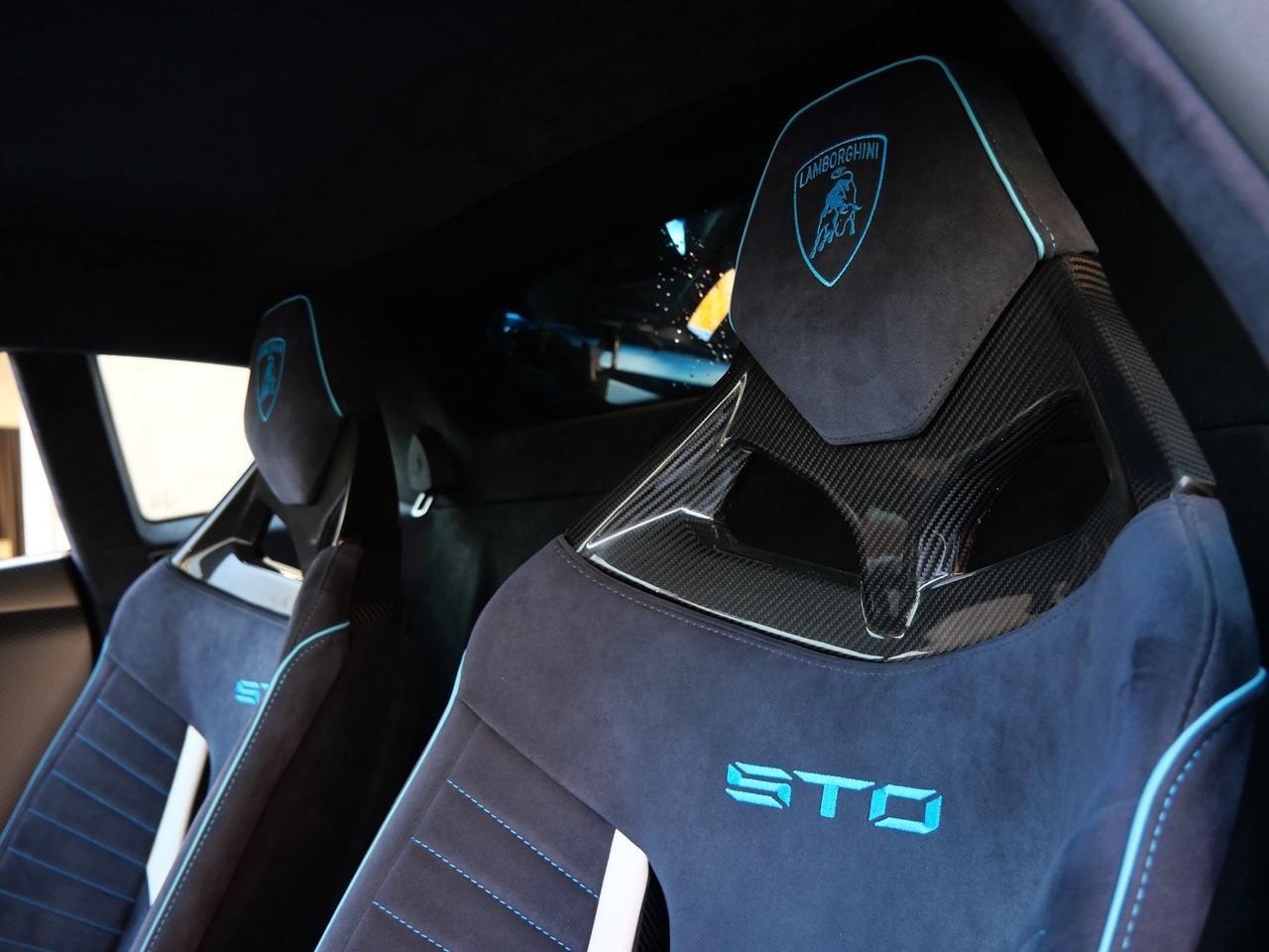 2022 Lamborghini Huracan STO Base Base Lawrence KS