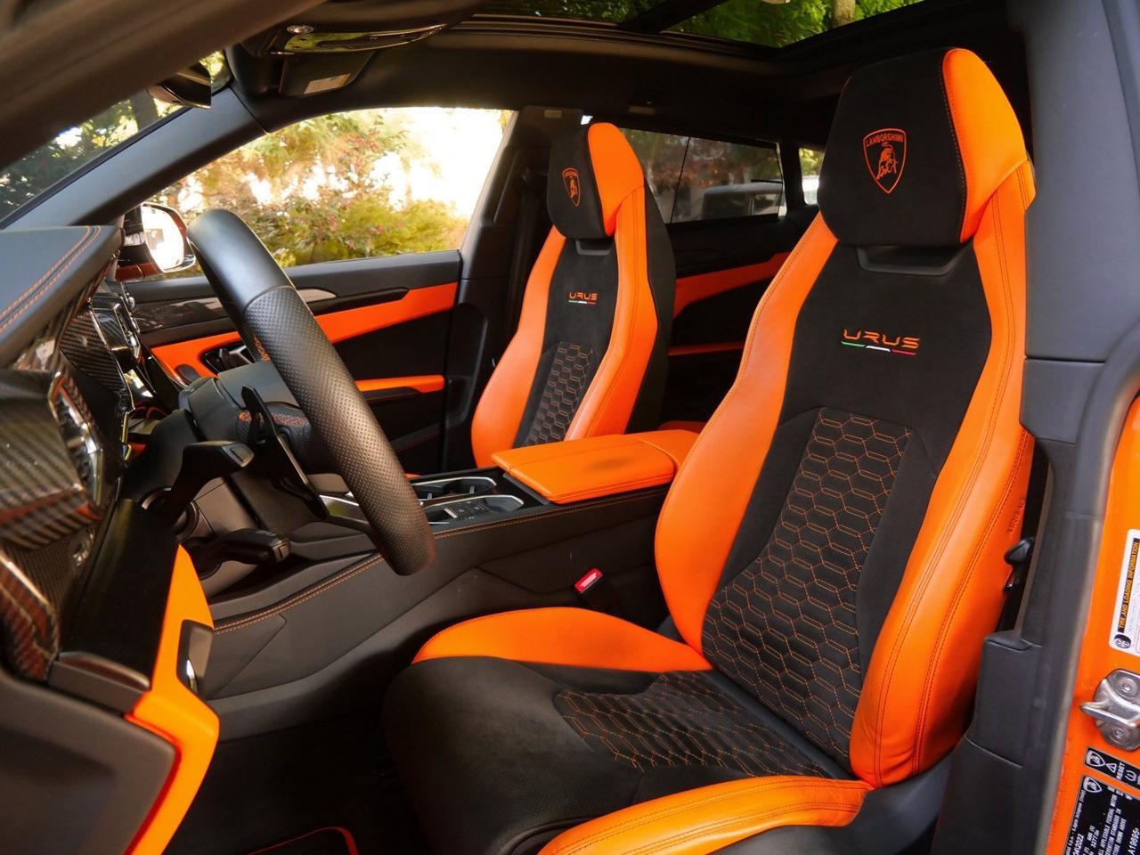 2022 Lamborghini Urus Base Base Lawrence KS