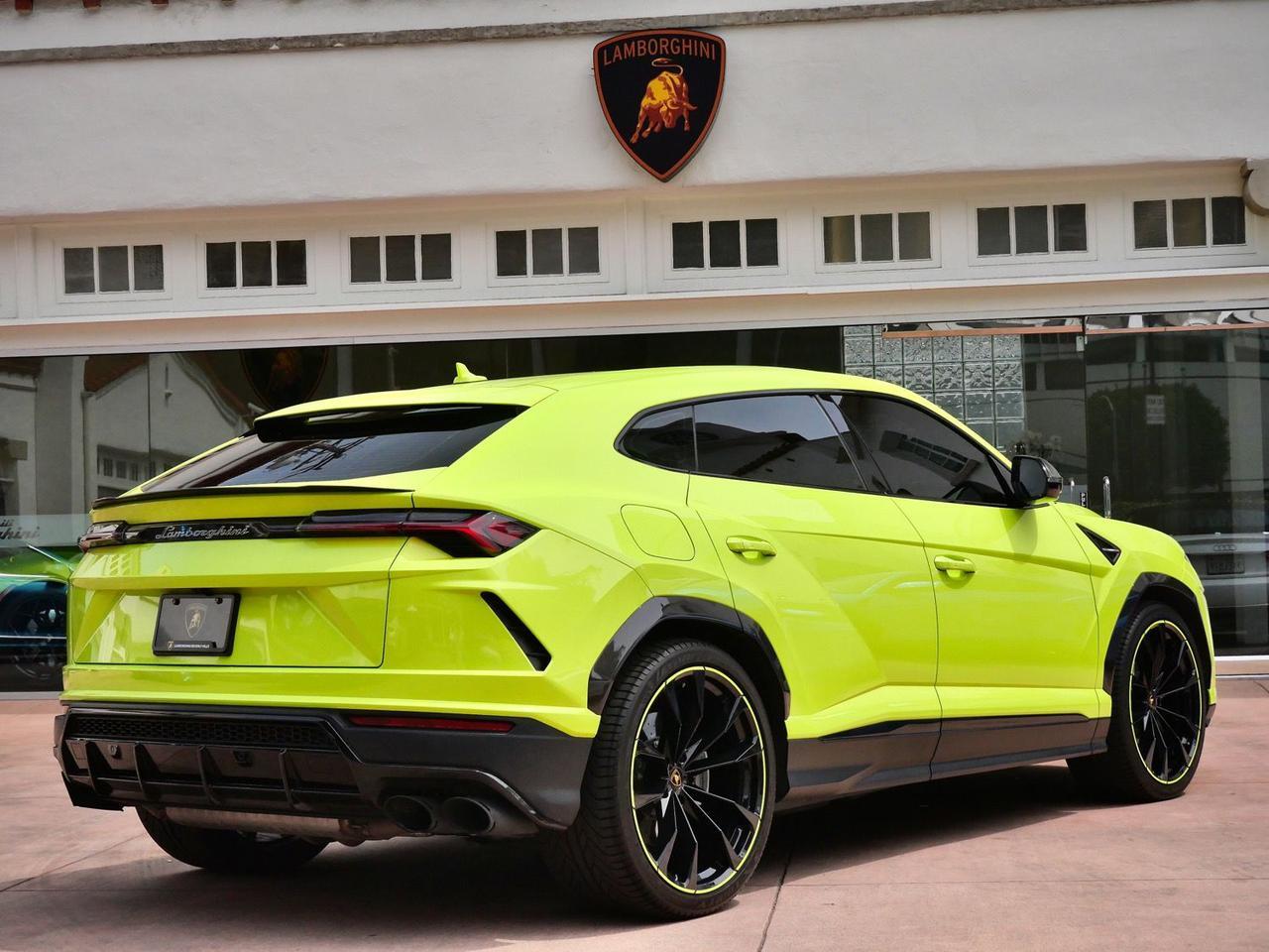 2022 Lamborghini Urus Base Base Lawrence KS